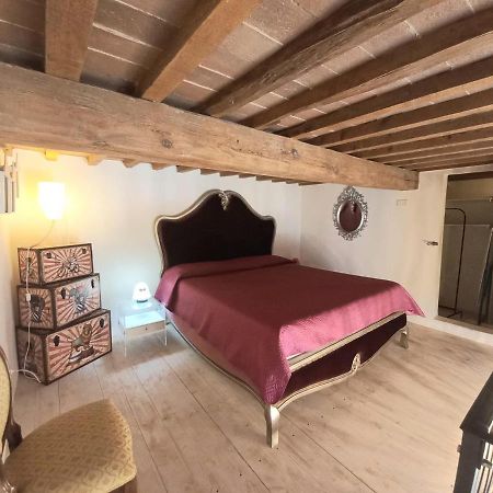 L'Ora Delle Streghe B&B Centralissimo Ліворно Екстер'єр фото