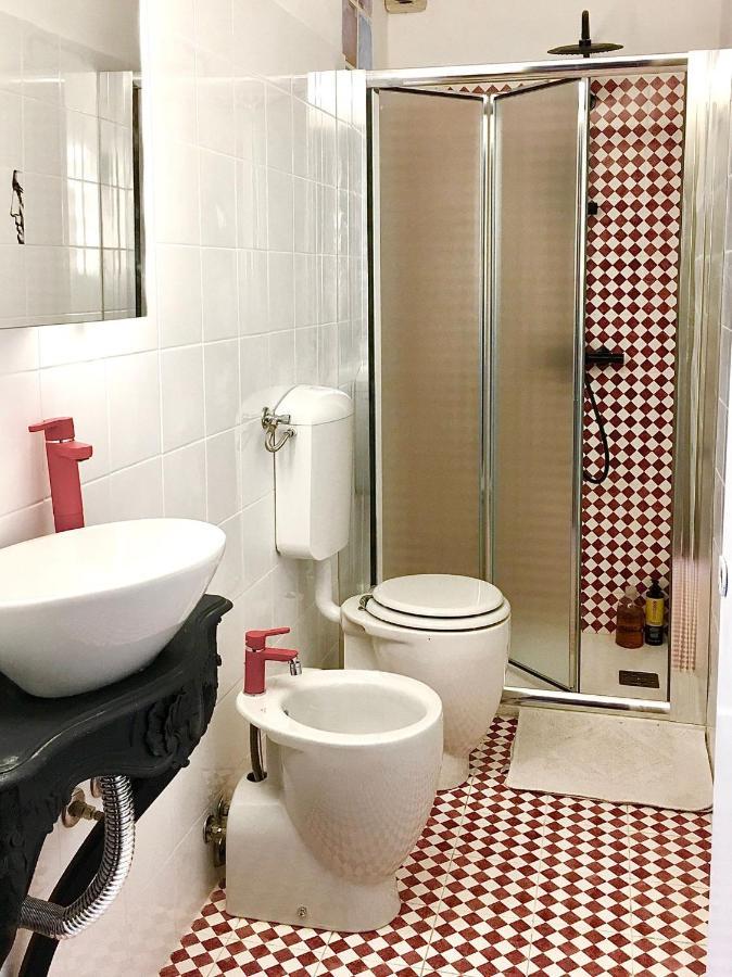 L'Ora Delle Streghe B&B Centralissimo Ліворно Екстер'єр фото