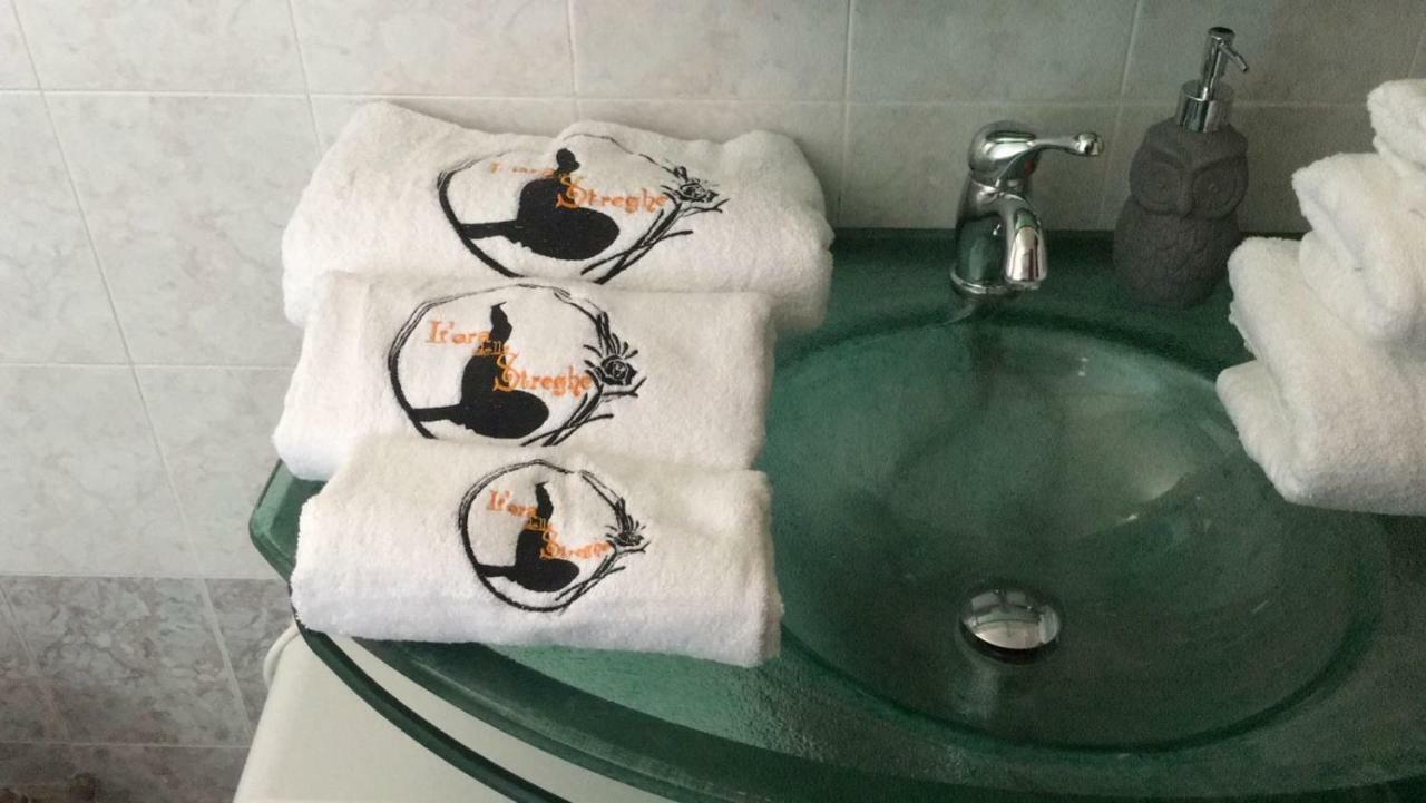L'Ora Delle Streghe B&B Centralissimo Ліворно Екстер'єр фото