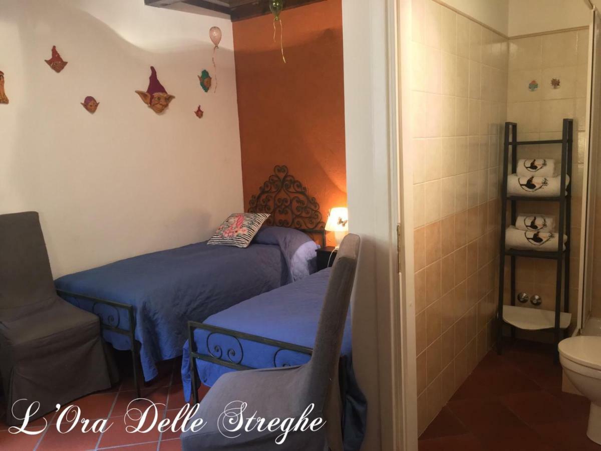 L'Ora Delle Streghe B&B Centralissimo Ліворно Екстер'єр фото